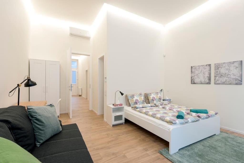 Luxury New-3bdr 3bth Sauna!city Center דירה
