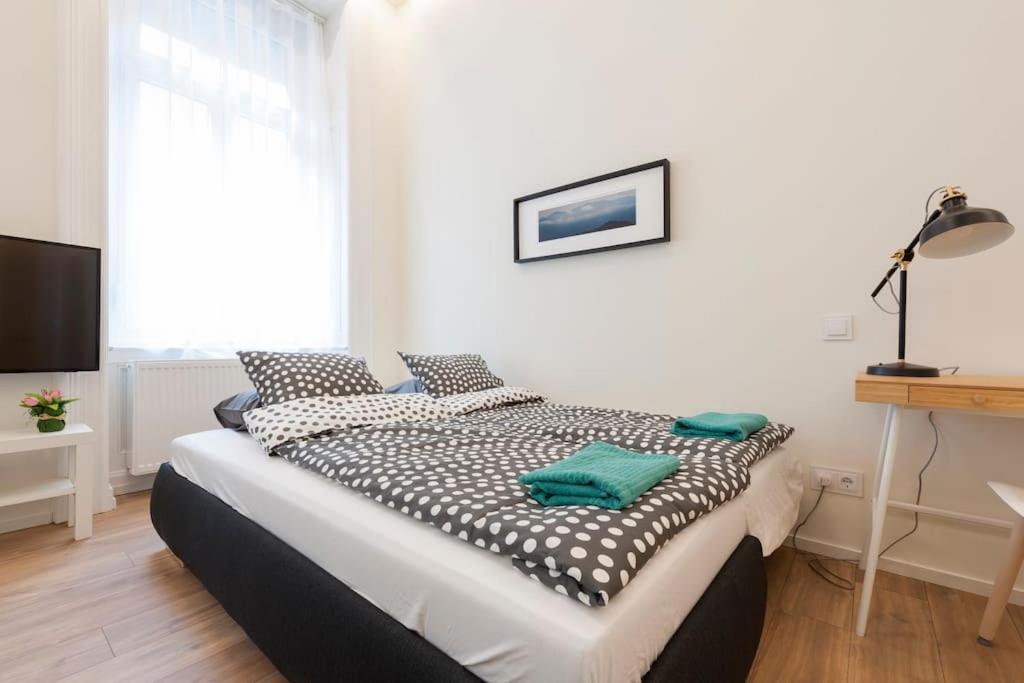 Luxury New-3bdr 3bth Sauna!city Center דירה *
